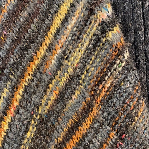 Beautiful earth tone shrug poncho/ sweater sz small - Picture 2 of 4